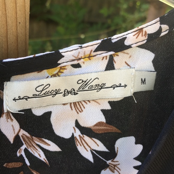 Tie-front Cut out Summer Floral Romper - Picture 7 of 7